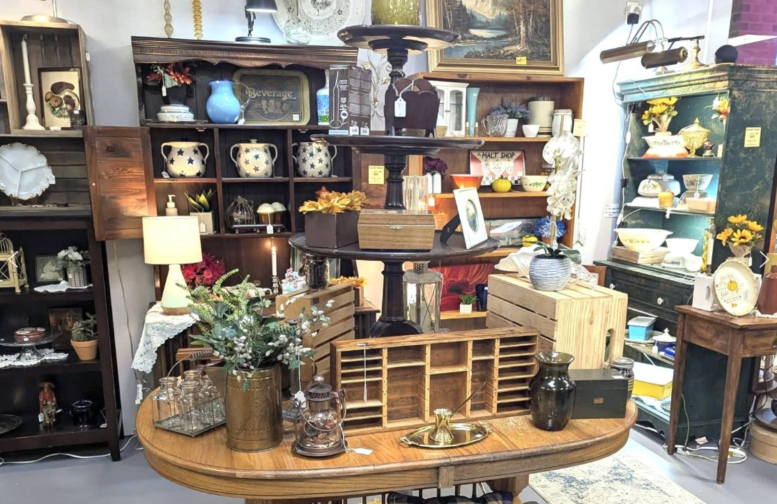 Va Vintage Antique Mall, a sample vendor booth